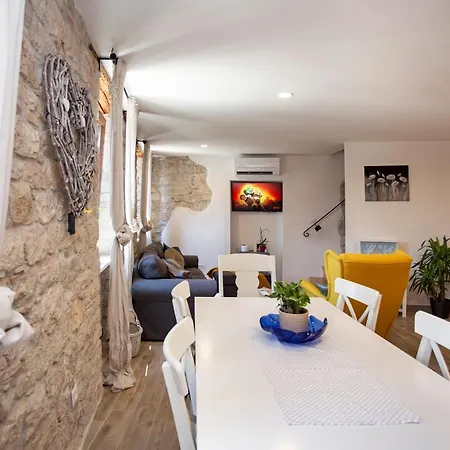 Square In Old Town Rovinj- Free Parking Near Διαμέρισμα *