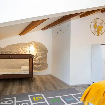 Square In Old Town Rovinj- Free Parking Near * רוביני