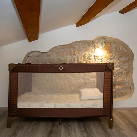 דירה Square In Old Town Rovinj- Free Parking Near רוביני