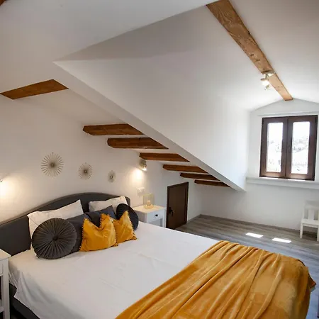 Square In Old Town Rovinj- Free Parking Near * רוביני