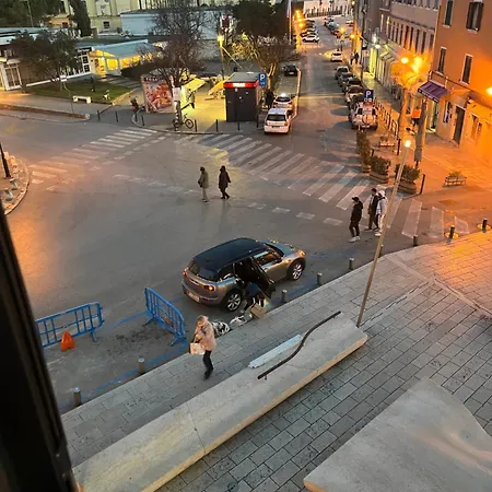 Square In Old Town Rovinj- Free Parking Near Lägenhet