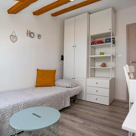 Square In Old Town Apartamento *
